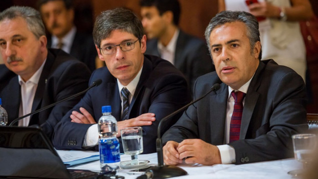 imagen Cornejo apoya el pago a los holdouts en el Senado de la Nación