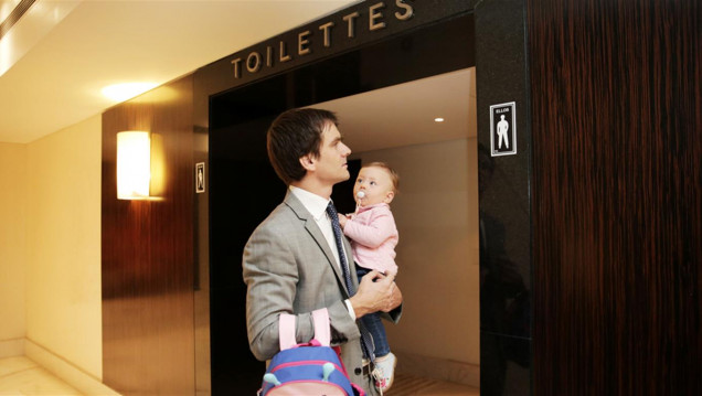 imagen Una ley que genera igualdad: cambiadores de bebés en los baños de varones