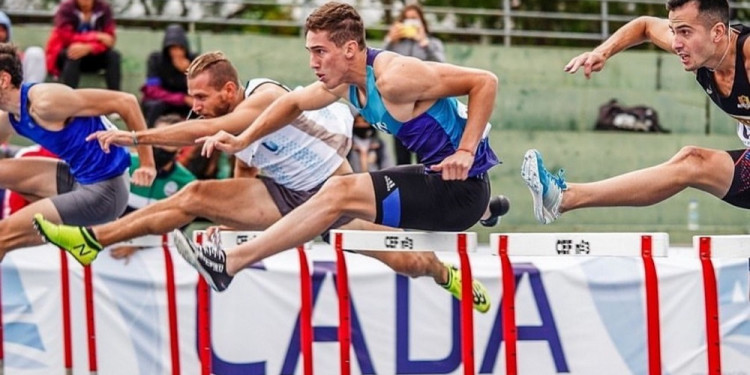 De la UNCUYO a la élite del atletismo: Renzo Cremaschi, el segundo argentino en bajar a 13 segundos en vallas