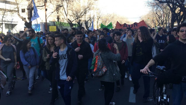 imagen Gremios docentes de Mendoza irán a la marcha del 30, en Buenos Aires