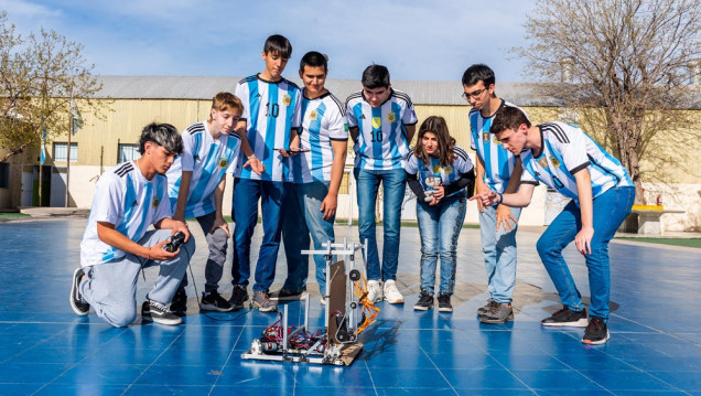 imagen Estudiantes de Mendoza conforman la Selección Argentina de Robótica