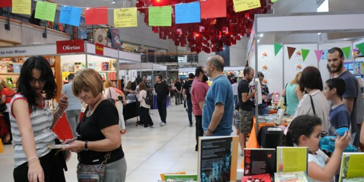 Continúa todo el fin de semana la Feria del Libro de Mendoza  