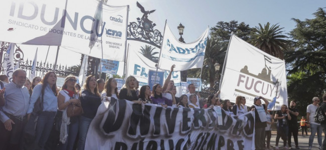 Marchas masivas y veto presidencial: claves para entender la Ley de Financiamiento Universitario 