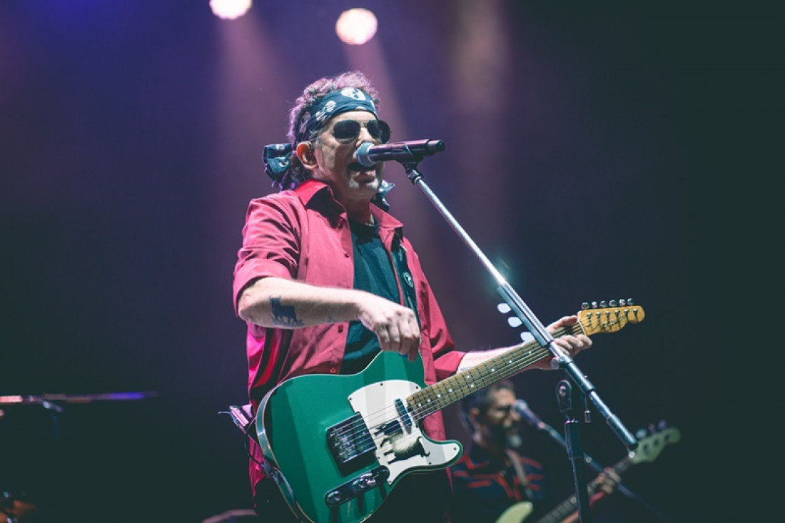 El rock de Andrés Calamaro hizo vibrar a Mendoza 