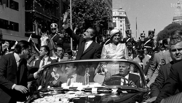 imagen Alfonsín es electo presidente