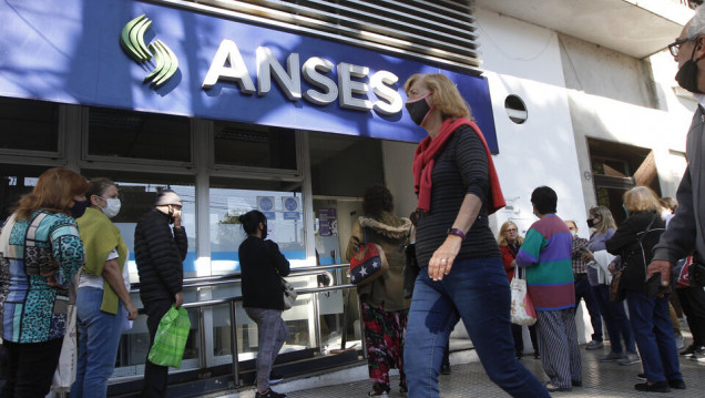imagen Jubilaciones: Anses confirmó el monto de la suba y un nuevo bono