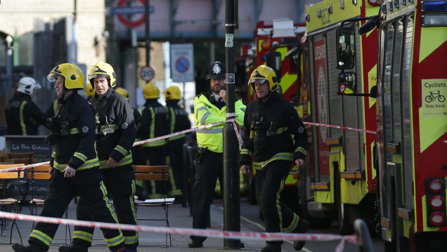 imagen El Estado Islámico se atribuyó el atentado de Londres y May elevó la alerta a nivel "crítico"