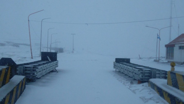 imagen Alta montaña: hay 750 camiones varados y volverían las nevadas
