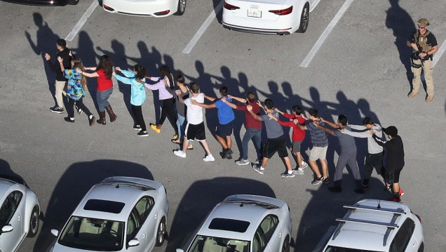 imagen Exalumno de una escuela de Florida mató a 17 estudiantes