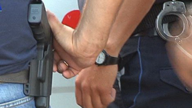 imagen Policías acusados de violencia de género no podrán portar armas