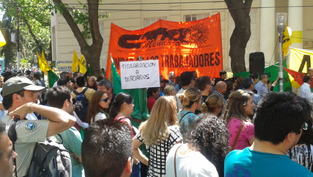 imagen 1 de mayo: los gremios preparan un acto paralelo frente a Legislatura