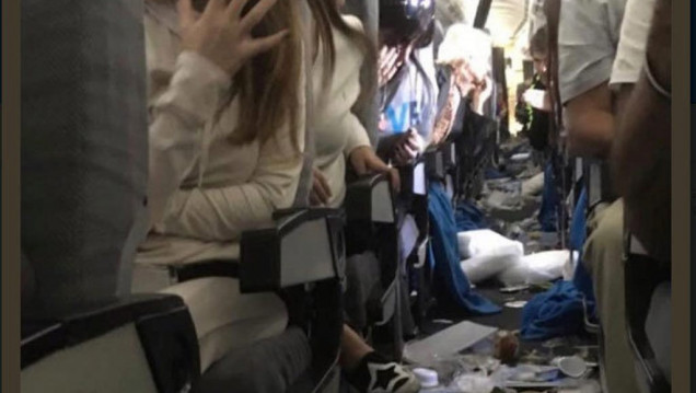 imagen Pánico y 15 heridos en un avión de Aerolíneas Argentinas