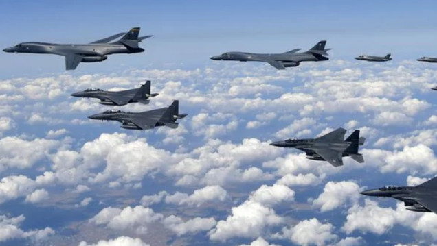 imagen Corea del Norte movilizó aviones tras el sobrevuelo de bombarderos de Estados Unidos