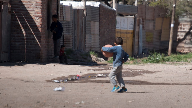 imagen La pobreza alcanza a casi la mitad de los niños del país