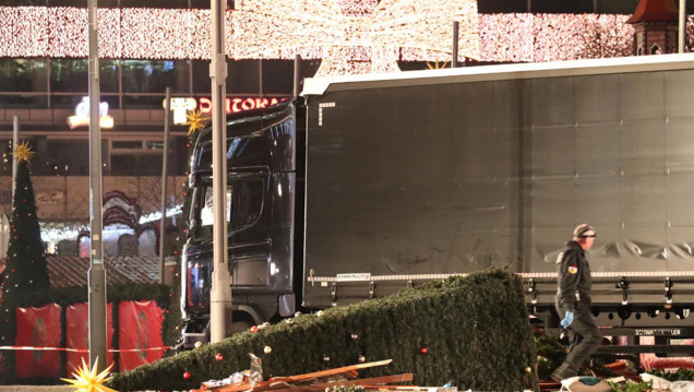 imagen Atentado en Berlín: un camión embistió un mercado navideño