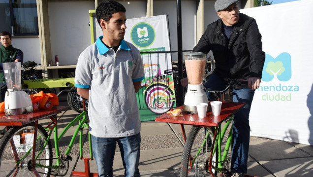 imagen Día Mundial sin Auto: premiaron a empleados que fueron a trabajar en bici