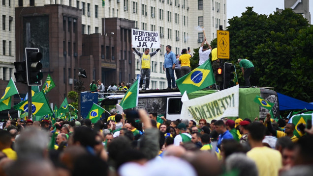 imagen Bolsonaristas fueron a los cuarteles a pedir un golpe pero el Presidente pidió desbloquear las rutas