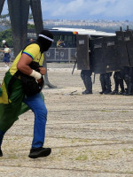 Al menos 400 personas quedaron detenidas por invadir edificios públicos en Brasilia