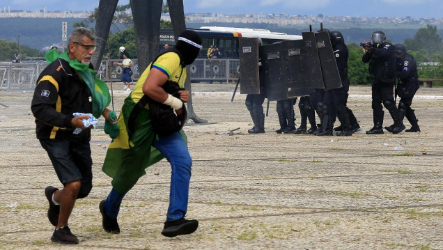 imagen Al menos 400 personas quedaron detenidas por invadir edificios públicos en Brasilia
