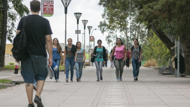 imagen Perfil de jóvenes estudiantes: revalorizan el tiempo y tienen un plan de futuro más acotado