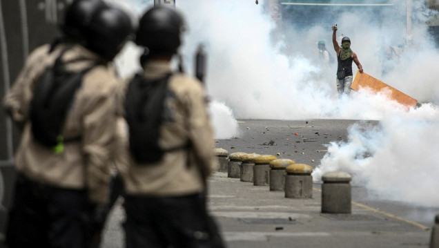 imagen Saqueos, tiroteos y diez muertos en Caracas