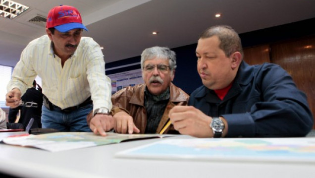 imagen Acuerdos Argentina - Venezuela: Julio De Vido anunció que PDVSA destilará hidrocarburos en el país