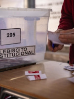 Plebiscito en Chile: ganó el rechazo y seguirá rigiendo la Constitución de Pinochet