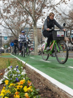Un proyecto de ley busca ampliar y regular el uso de bicicletas: luces, espejos retrovisores y timbres