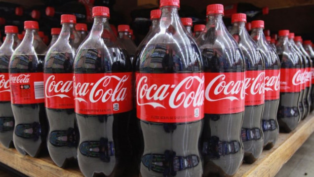 imagen Coca Cola frenó la "amenaza" de suspender inversiones en el país