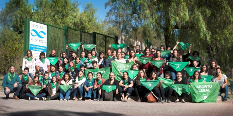 A 100 años de la Reforma Universitaria: llegó la feminización de matrículas