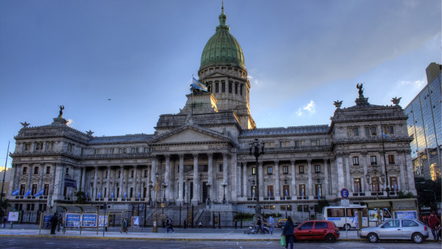 imagen Marchan al Congreso para presionar por el desafuero de CFK