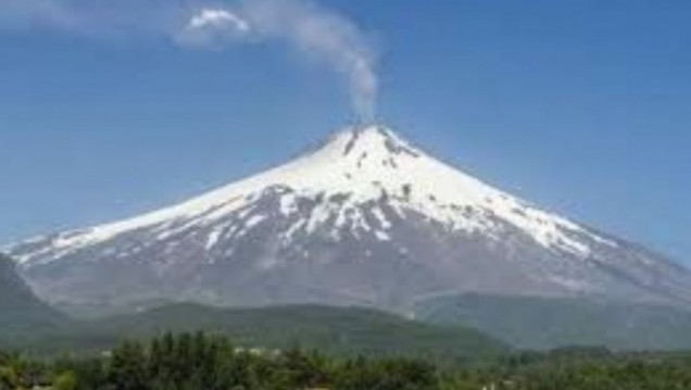 imagen ¿Por qué sale humo del volcán Copahue?