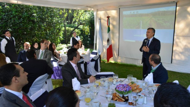imagen Cornejo promocionó Mendoza en México con el "plus Chile"