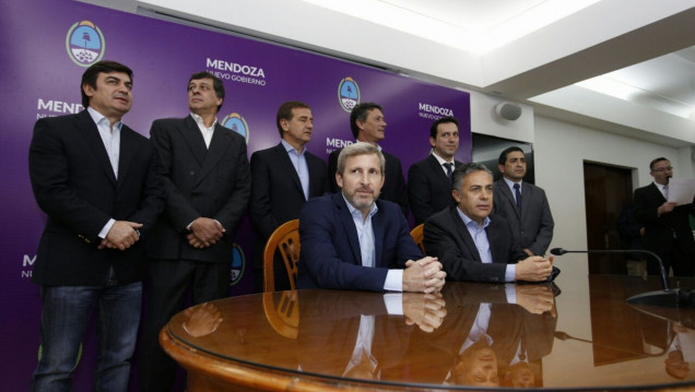 imagen A la espera del acuerdo con el Banco Nación, Cornejo anunció obras