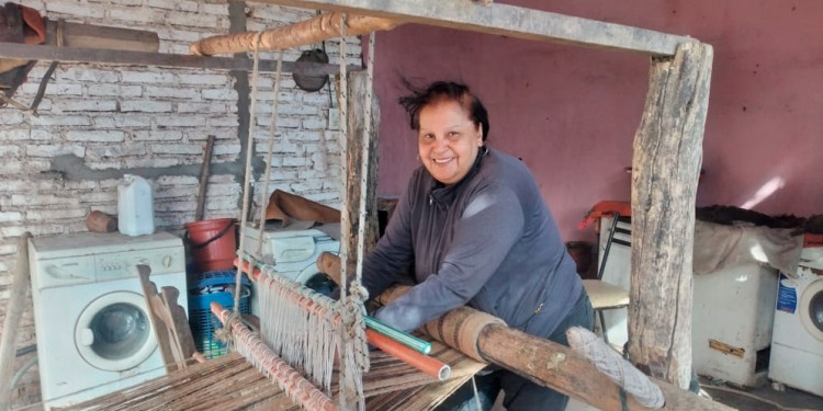 Las mujeres rurales trabajan por día más horas que las de zonas urbanas 