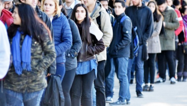 imagen Bajó el desempleo en Mendoza, pero hay más mujeres jóvenes desocupadas