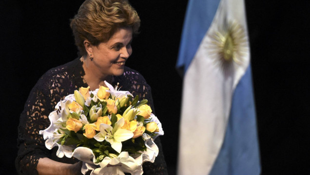 imagen Dilma Rousseff: "La política irrelevante lleva a la democracia irrelevante"