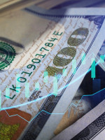 Dólar blue: la cotización libre subió a $369 y la brecha cambiaria superó el 100%