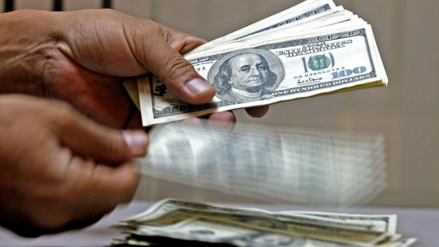 imagen Escalada verde: el dólar superó los $ 18 en Mendoza 