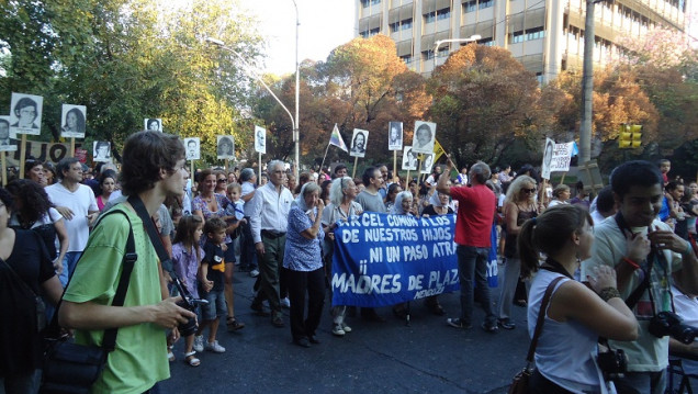 imagen Miles de personas conmemoraron el 24 de marzo por las calles de Mendoza