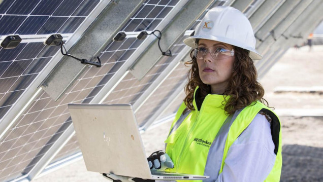 imagen En la industria de energías renovables hay más participación de mujeres que en las de petróleo o gas