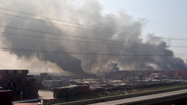 imagen China: devastadoras explosiones en el puerto industrial de Tianjin 