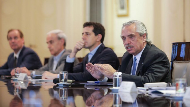 imagen Alberto Fernández se reúne con un grupo de gobernadores en busca de apoyo para avanzar contra la Corte