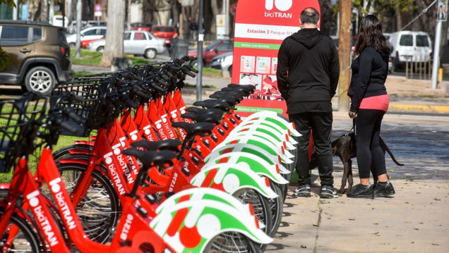 imagen Ya funciona BiciTran en Mendoza: cómo usar el servicio de bicicletas públicas