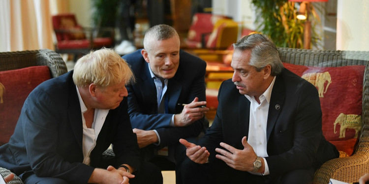 Reunión entre Fernández y Johnson: el presidente planteó primero hablar de la soberanía de Malvinas