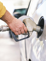 Combustibles: YPF aumentó 6% las naftas y el gasoil