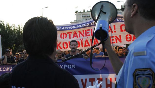 imagen Grecia negocia tramo de ayuda en medio de protestas