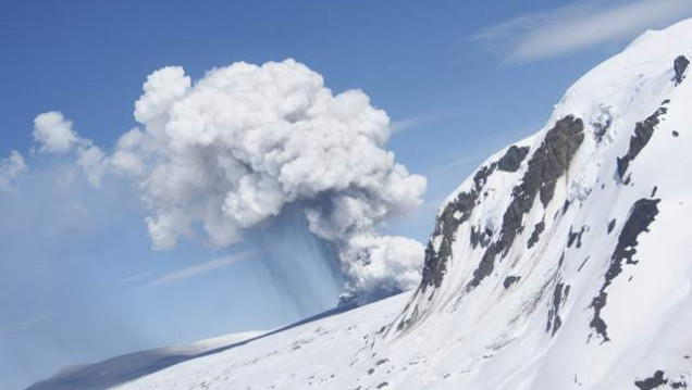 imagen Alerta roja por actividad del volcán chileno Hudson