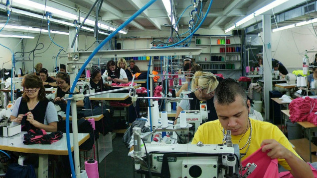 imagen La industria textil dice que el 50 % del valor de la ropa corresponde a impuestos