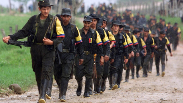 imagen Las FARC vuelven a la selva y hay polémica por la campaña del No
